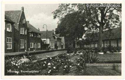 ansichtkaart: Naarden, Ruysdaelplein