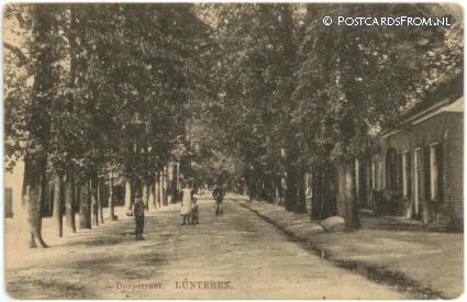 Lunteren, Dorpstraat ansichtkaart: Lunteren, Dorpstraat