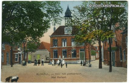ansichtkaart: Blokzijl, Voor het postkantoor. Het Verlaat