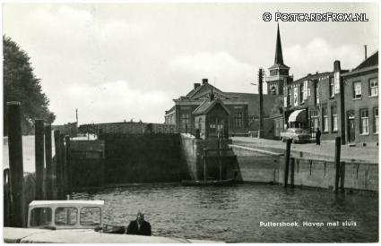 ansichtkaart: Puttershoek, Haven met sluis