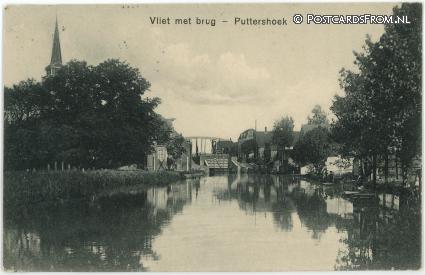 ansichtkaart: Puttershoek, Vliet met brug