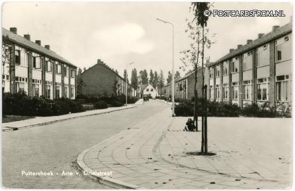 Puttershoek, Arie v. Drielstraat ansichtkaart: Puttershoek, Arie v. Drielstraat
