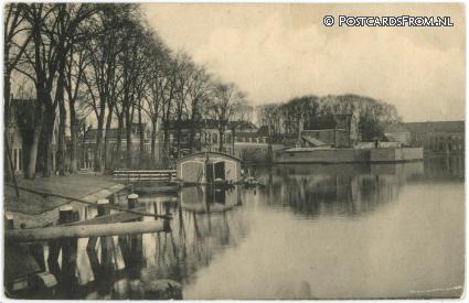 ansichtkaart: Weesp, Vechtgezicht. Roeibooten verhuur