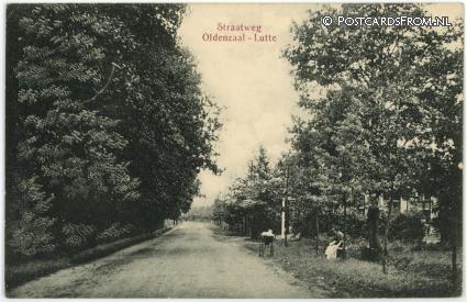 ansichtkaart: Oldenzaal, Straatweg Oldenzaal - Lutte