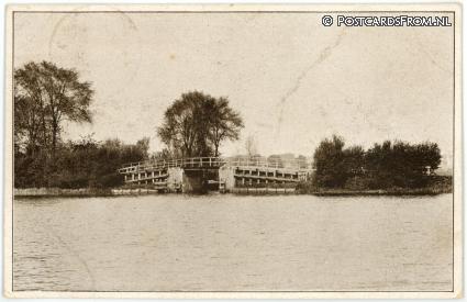 ansichtkaart: Ouderkerk ad Amstel, Brug Bullewijker sluisje