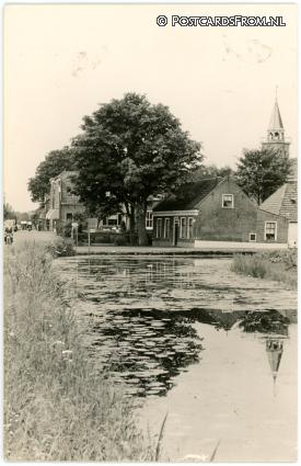 ansichtkaart: Sluipwijk, Dorp met Ned. Herv. Kerk