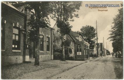 Rijnsaterwoude, Dorpstraat. Uitspanning ansichtkaart: Rijnsaterwoude, Dorpstraat. Uitspanning