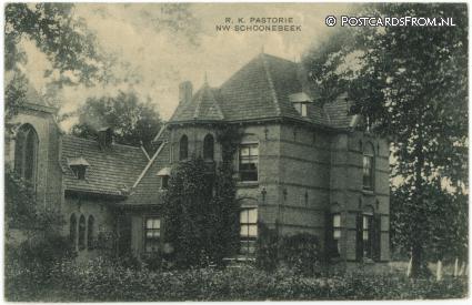 ansichtkaart: Nieuw-Schoonebeek, R.K. Pastorie