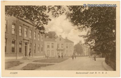 Assen, Beilerstraat met R.H.B.S. ansichtkaart: Assen, Beilerstraat met R.H.B.S.