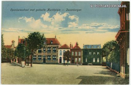 ansichtkaart: Zevenbergen, Openbareschool met gedeelte Marktplein