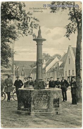 Beverwijk, Dr. Schuit-Fontein ansichtkaart: Beverwijk, Dr. Schuit-Fontein