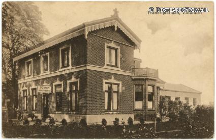 Zuidhorn, Frankrijkerlaan. Sigaren - Ansichtkaarten ansichtkaart: Zuidhorn, Frankrijkerlaan. Sigaren - Ansichtkaarten