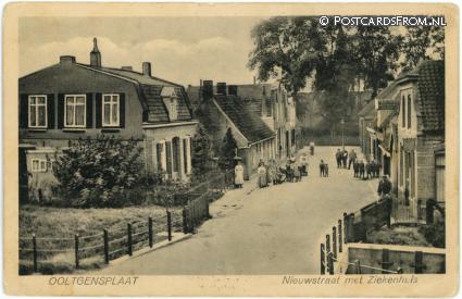 Ooltgensplaat, Nieuwstraat met Ziekenhuis ansichtkaart: Ooltgensplaat, Nieuwstraat met Ziekenhuis