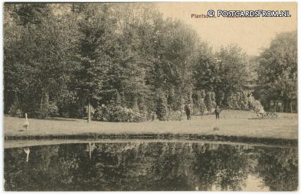 ansichtkaart: Veendam, Plantsoen