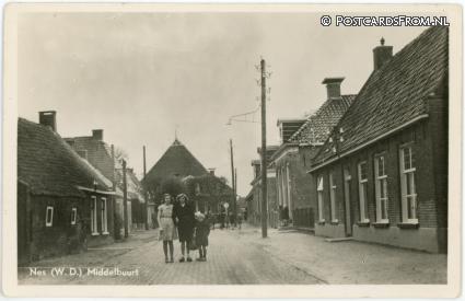 ansichtkaart: Nes Noardeast-Fryslan, ? W.D. Middelbuurt