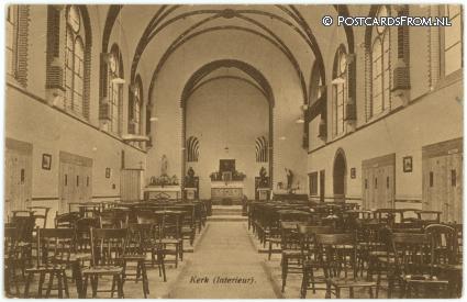 ansichtkaart: Udenhout, Kerk Interieur