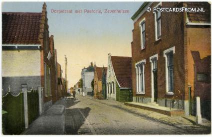 Zevenhuizen ZH, Dorpstraat met Pastorie ansichtkaart: Zevenhuizen ZH, Dorpstraat met Pastorie
