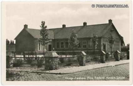 Hooge Zwaluwe, Prins Frederik Hendrik-School ansichtkaart: Hooge Zwaluwe, Prins Frederik Hendrik-School