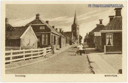ansichtkaart: Warffum, Torenweg. Varkensslagerij