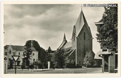 Heeze, R.K. Kerk met St. Nicasius Gesticht ansichtkaart: Heeze, R.K. Kerk met St. Nicasius Gesticht