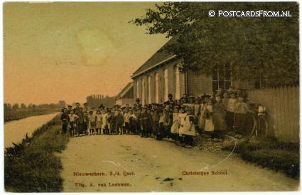 ansichtkaart: Nieuwerkerk ad IJssel, Christelijke School