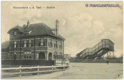 ansichtkaart: Nieuwerkerk ad IJssel, Station