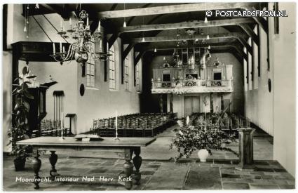 ansichtkaart: Moordrecht, Interieur Ned. Herv. Kerk