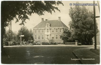 ansichtkaart: Langweer, Gemeentehuis