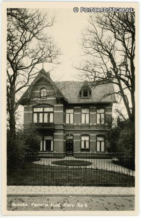 ansichtkaart: Yerseke, Pastorie Ned. Herv. Kerk
