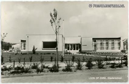 ansichtkaart: Loon op Zand, Kleuterschool