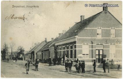 Hoogerheide, Dorpsstraat ansichtkaart: Hoogerheide, Dorpsstraat