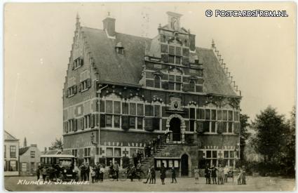 ansichtkaart: Klundert, Stadhuis