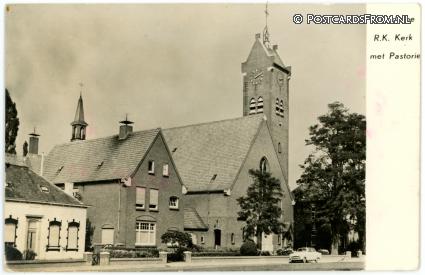ansichtkaart: Westdorpe, R.K. Kerk met Pastorie