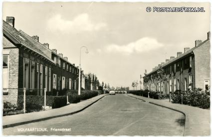 ansichtkaart: Wolphaartsdijk, Friesestraat