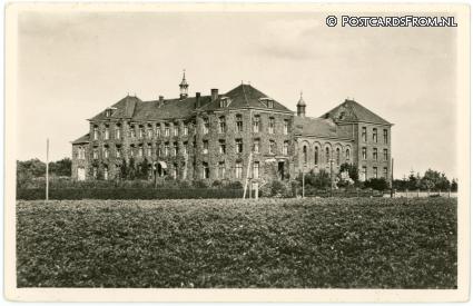 Uden, Retraitehuis Missiezusters. Klooster v.d. H. Geest. Voorgevel ansichtkaart: Uden, Retraitehuis Missiezusters. Klooster v.d. H. Geest. Voorgevel