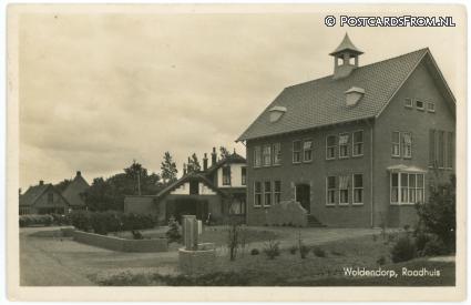 ansichtkaart: Woldendorp, Raadhuis
