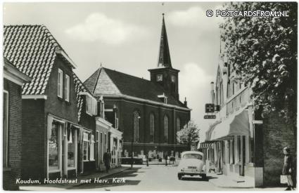 Koudum, Hoofdstraat met Herv. Kerk ansichtkaart: Koudum, Hoofdstraat met Herv. Kerk