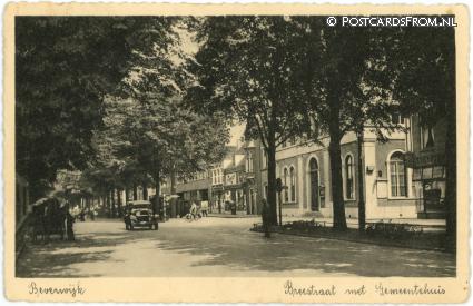 Beverwijk, Breestraat met Gemeentehuis ansichtkaart: Beverwijk, Breestraat met Gemeentehuis