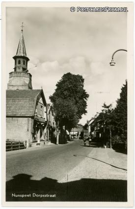 Nunspeet, Dorpsstraat ansichtkaart: Nunspeet, Dorpsstraat